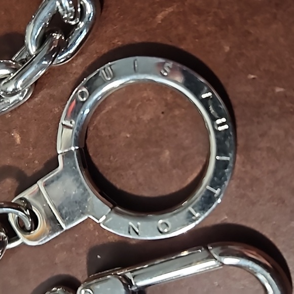 Louis Vuitton Chenne Anneau Cles Silver Metal Ring Keychain - Picture 2 of 5